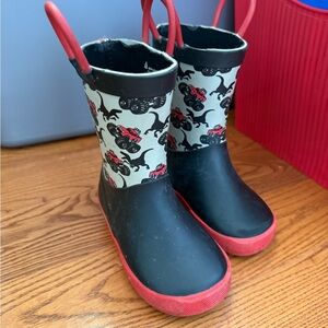 Boys ripzone rain boots. Size 5